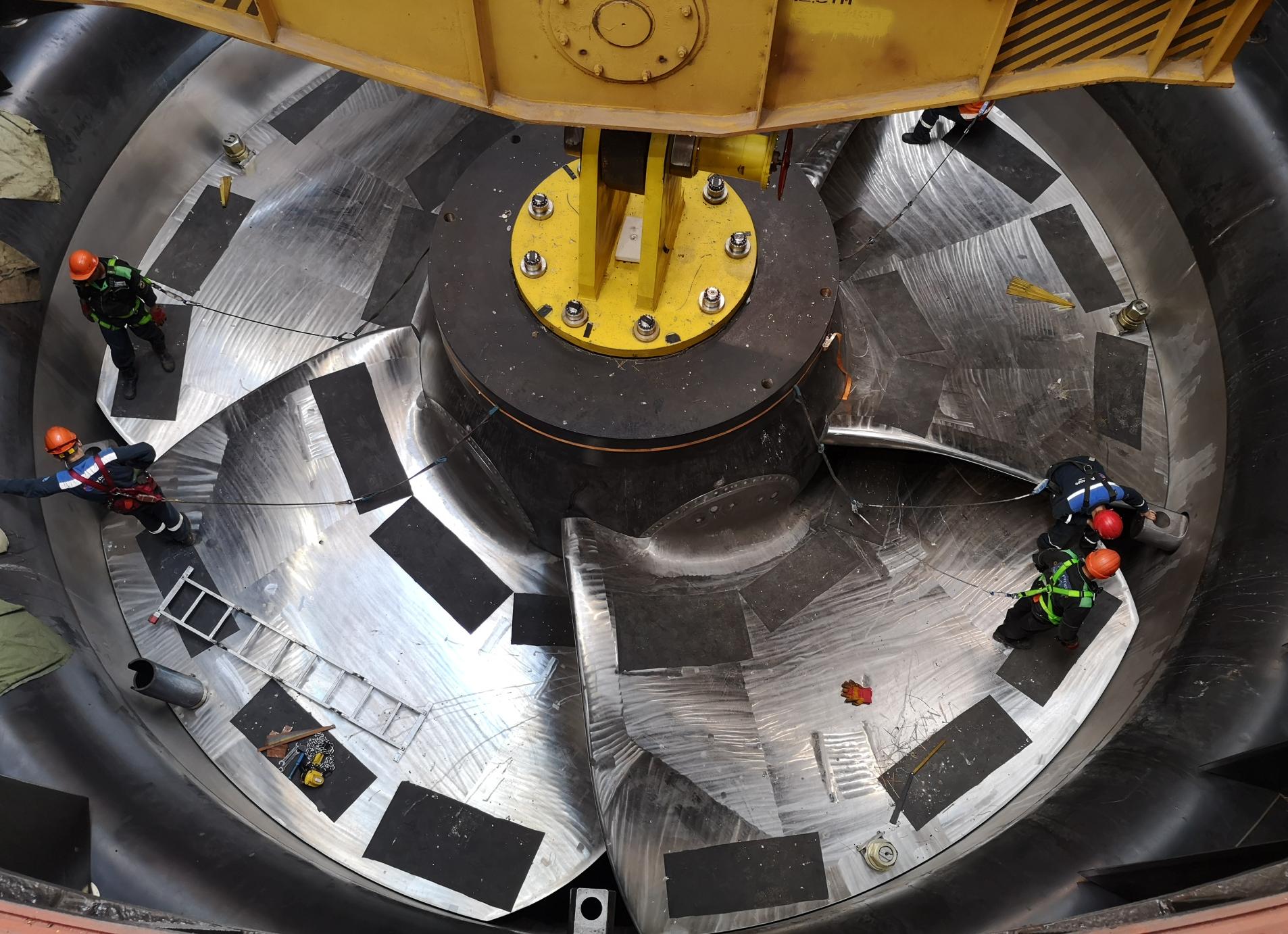 Модернизация гидротехнического оборудования на плотине Рыбинской ГЭС успешно завершена